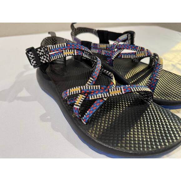 Chaco's Big Kids Sandals Size 6 - Picture 6 of 10